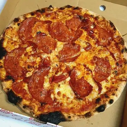 Scuisceme' Mocca Pizza (Pepperoni Pizza) (H)